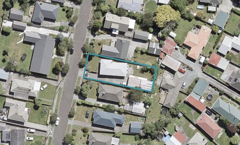 33 Mary Crescent, Elderslea, Upper Hutt - Carousel 1