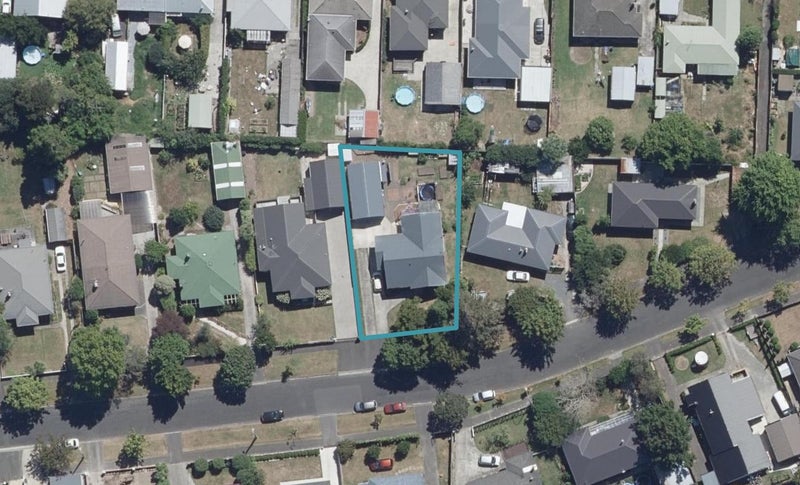 21 Gillies Avenue, Claudelands, Hamilton - Carousel 1