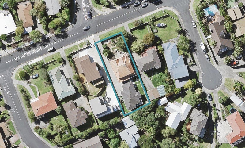 1/74 Sunrise Avenue, Mairangi Bay, Auckland - Carousel 1