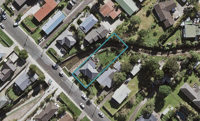 13 Hillcrest Avenue, Hillcrest, Auckland - Carousel 1