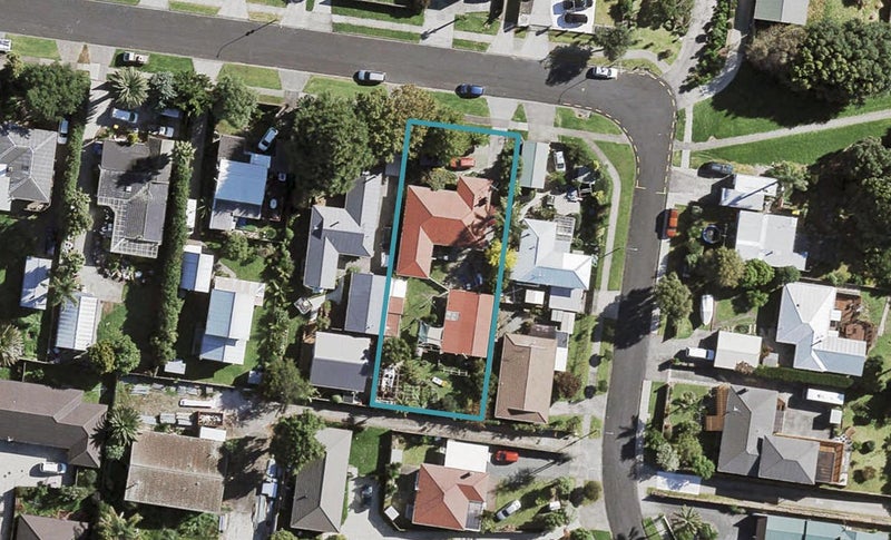 29 Blanes Road, Weymouth, Auckland - Carousel 1
