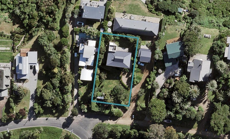 5 Pah Road, Onetangi, Waiheke Island - Carousel 1