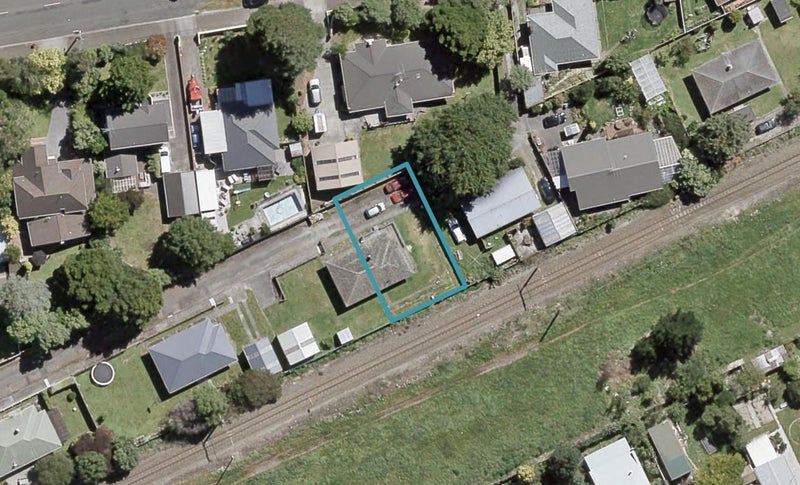 1B Wood Street, Wallaceville, Upper Hutt - Carousel 1