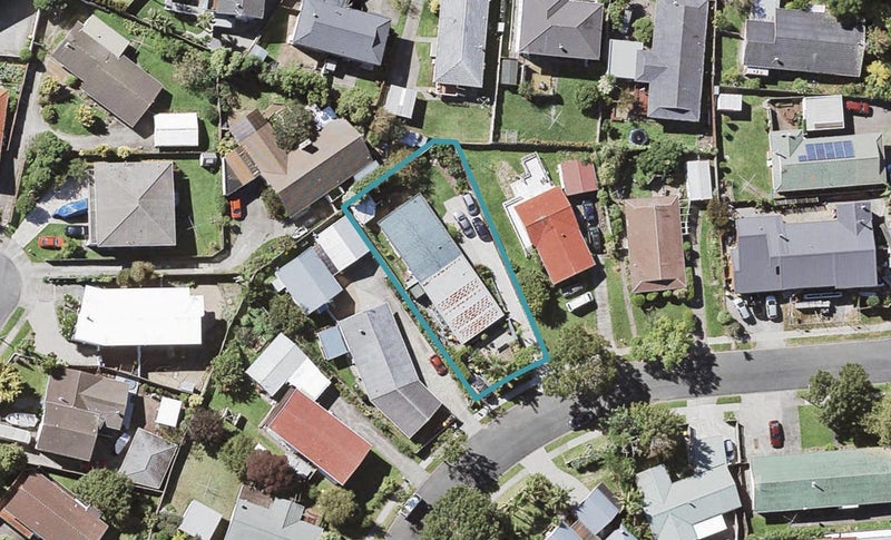 2/7 Pinero Place, Bucklands Beach, Auckland - Carousel 1