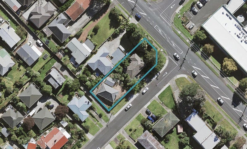 2/1 Anne Road, Hillcrest, Auckland - Carousel 1