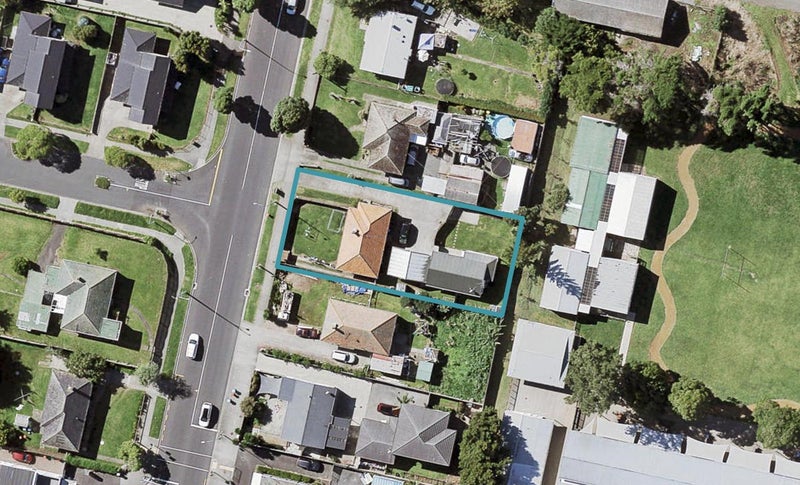 128 Elstree Avenue, Point England, Auckland - Carousel 1