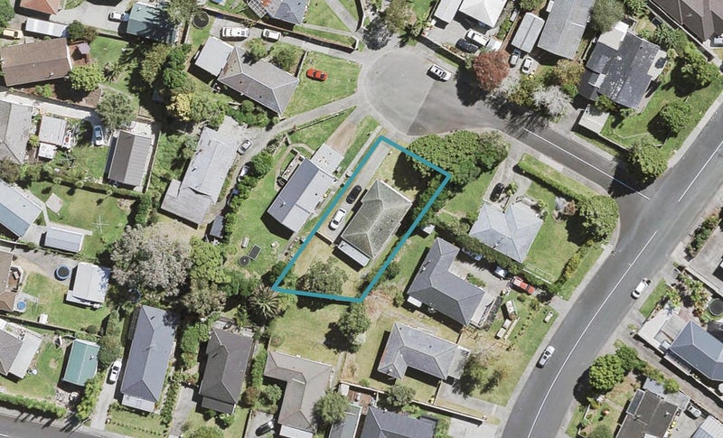 4 Surman Place, Glen Eden, Auckland - Carousel 1