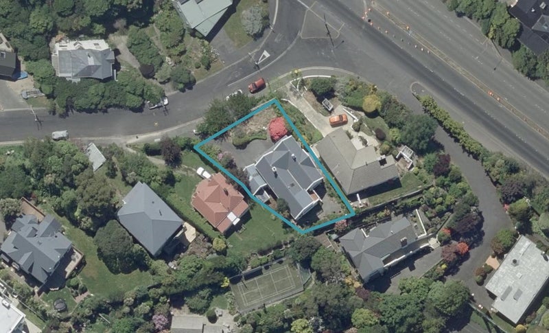 18 Strathmore Crescent, Roslyn, Dunedin - Carousel 1
