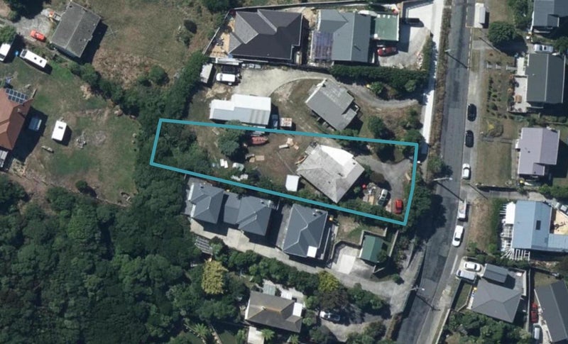 33 Hiwi Crescent, Titahi Bay, Porirua - Carousel 1