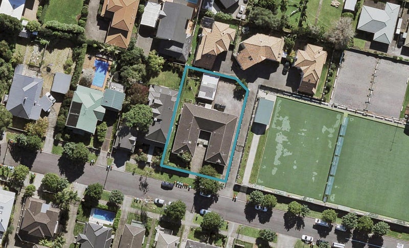 4/9 Bowling Avenue, Epsom, Auckland - Carousel 1
