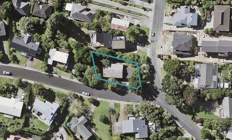 21 Garmons Way, Castor Bay, Auckland - Carousel 1