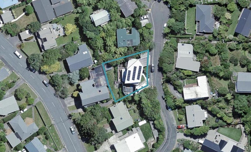 5 Bourbon Terrace, Karori, Wellington - Carousel 1