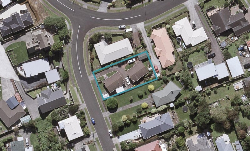 22A York Crescent, Westown, New Plymouth - Carousel 1