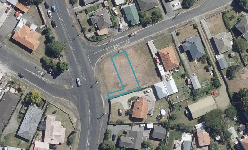 2/161 Maeroa Road, Maeroa, Hamilton - Carousel 1