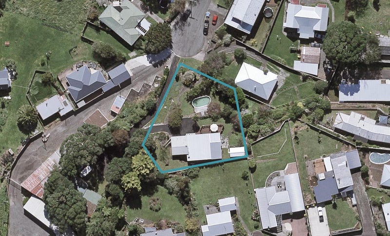 13 Gordon Street, Glen Avon, New Plymouth - Carousel 1