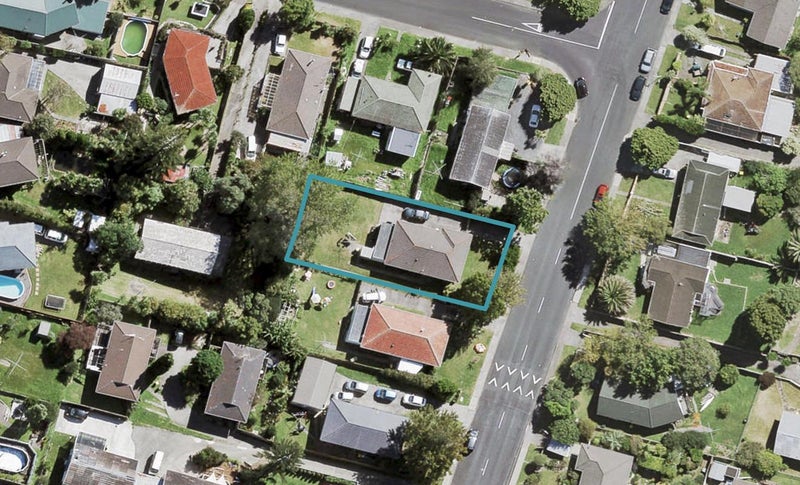 13 Solar Road, Glen Eden, Auckland - Carousel 1