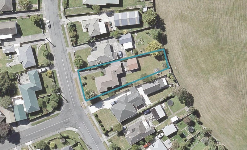 18 Westminster Road, Wainuiomata, Lower Hutt - Carousel 1