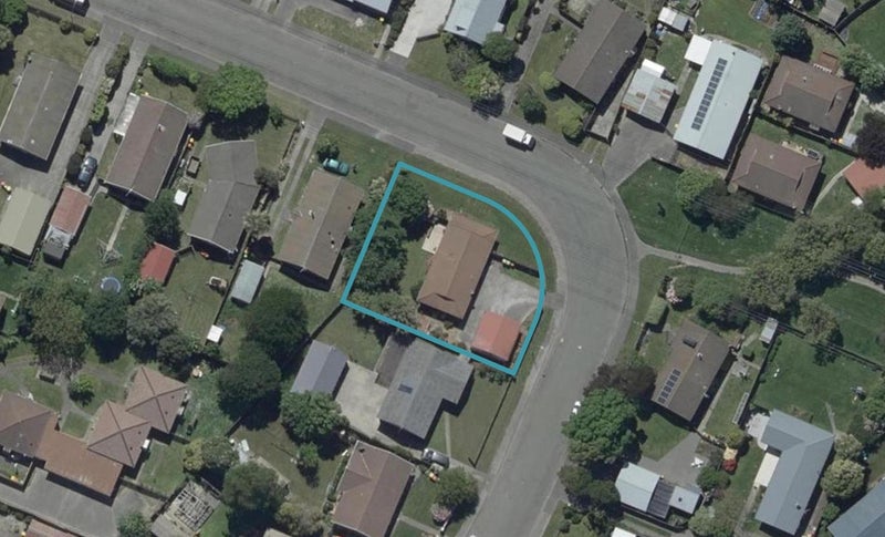 18 Malabar Crescent, Broomfield, Christchurch - Carousel 1