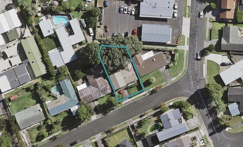 50 Walpole Avenue, Hillpark, Auckland - Carousel 1