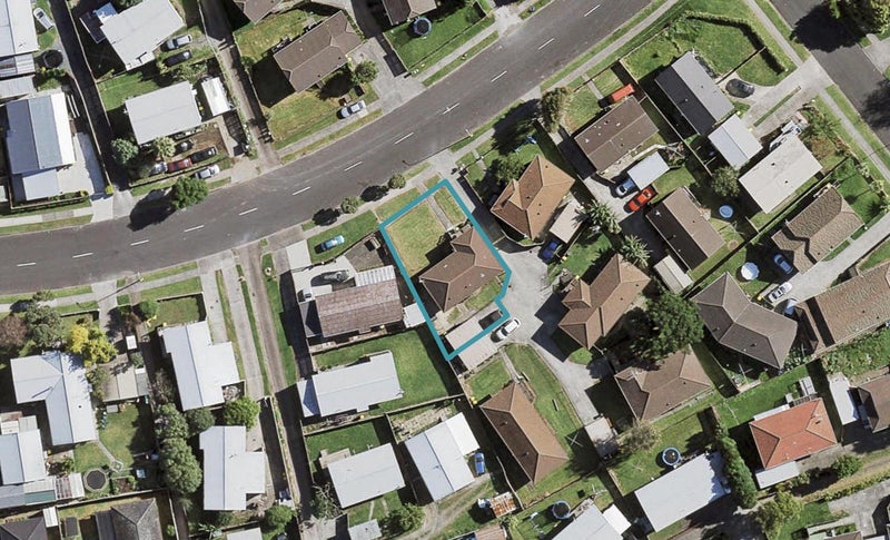 17 Maplesden Drive, Clendon Park, Auckland - Carousel 1
