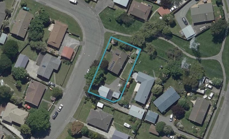 21 Malabar Crescent, Broomfield, Christchurch - Carousel 1