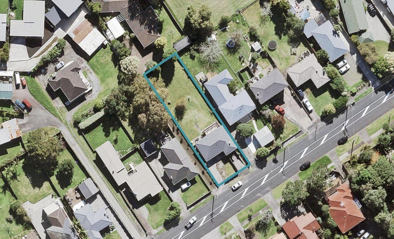 33 Golf Road, New Lynn, Auckland - Carousel 1