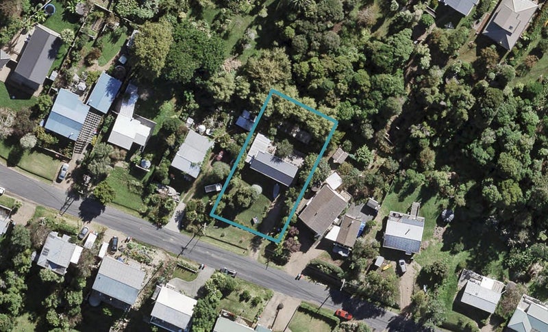 26 Tahatai Road, Oneroa, Waiheke Island - Carousel 1