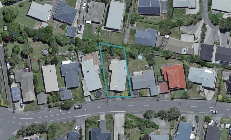 12 Trebann Street, Paparangi, Wellington - Carousel 1
