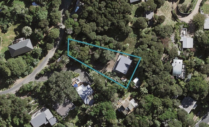 20 Tiri View Road, Palm Beach, Waiheke Island - Carousel 1