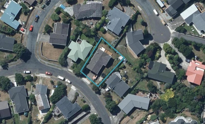 8 Forth Place, Papakowhai, Porirua - Carousel 1