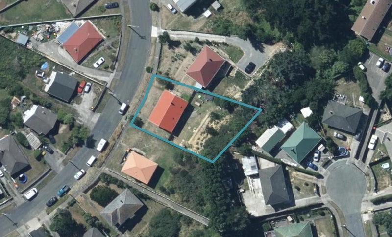 9 Dorset Grove, Cannons Creek, Porirua - Carousel 1