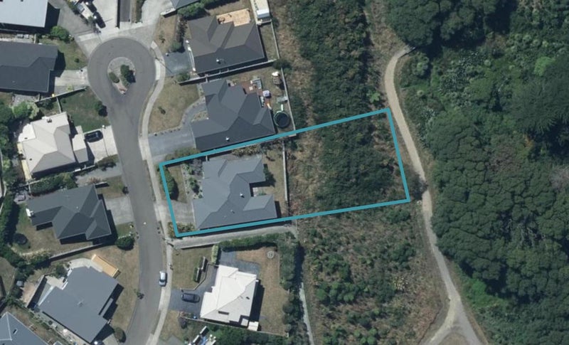8 Tararua Close, Aotea, Porirua - Carousel 1