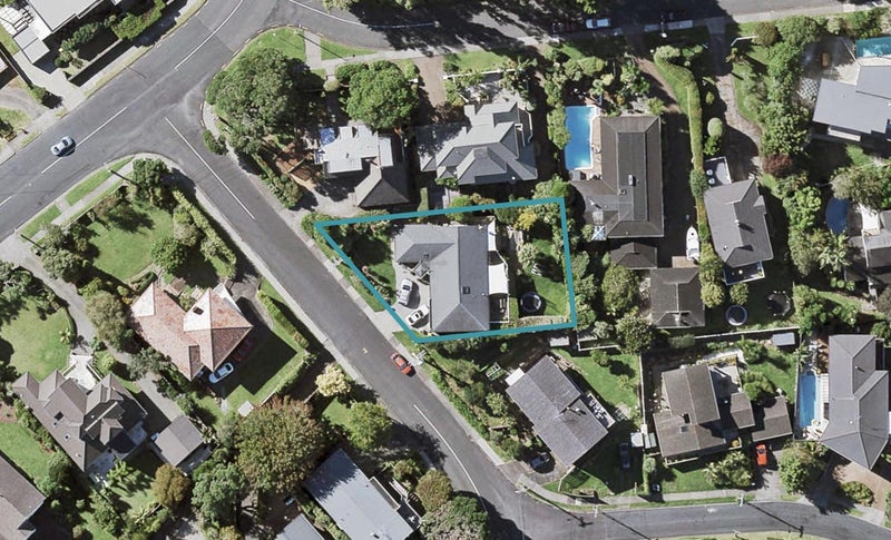 4 Colmar Road, Mellons Bay, Auckland - Carousel 1