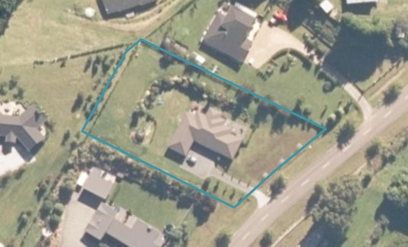35 Loch Views Road, Taupo - Carousel 1