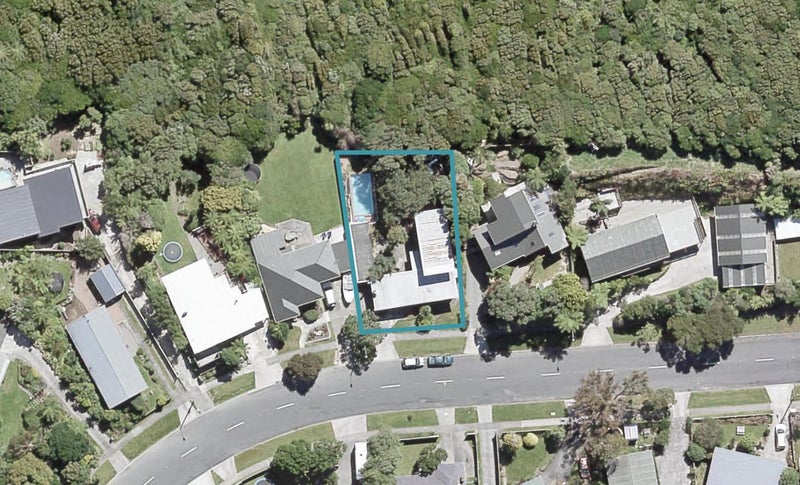 303 Dowse Drive, Maungaraki, Lower Hutt - Carousel 1