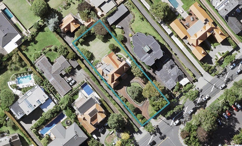 195 St Heliers Road, ST HELIERS, AUCKLAND - Carousel 1