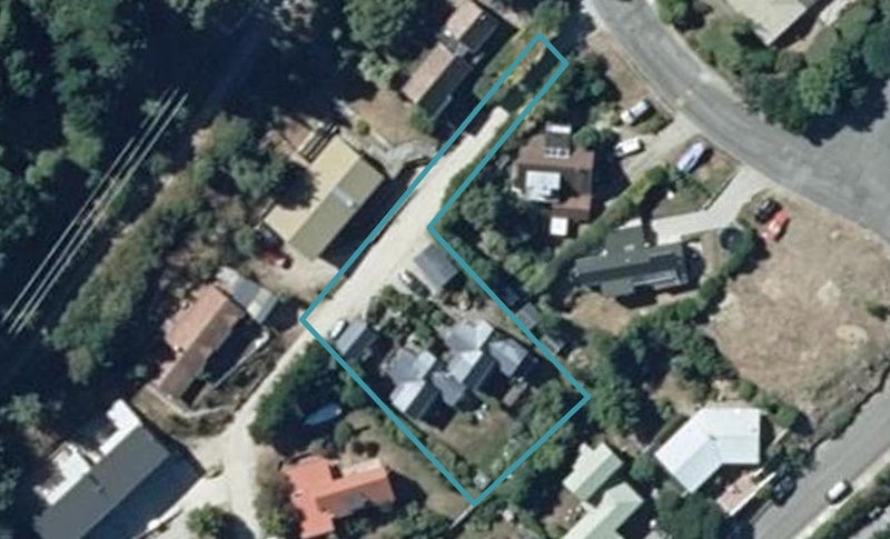 5 Moss Lane, Sunshine Bay, Queenstown - Carousel 1