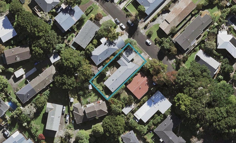 8 Totara Grove, Hillcrest, Auckland - Carousel 1