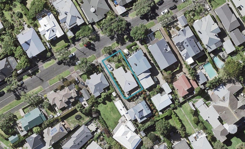 19 Ascot Avenue, Narrow Neck, Auckland - Carousel 1