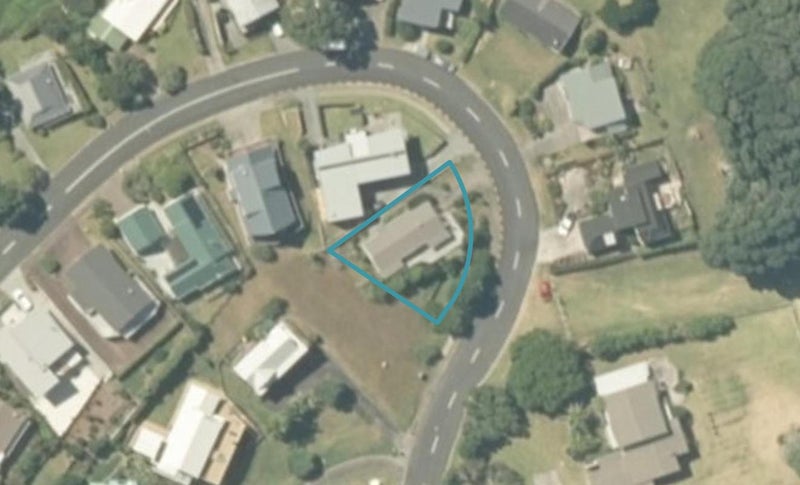 121 Bambury Place, Onemana, Whangamatā - Carousel 1