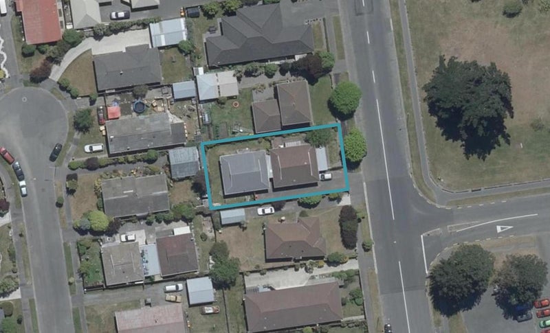 2/185 Queenspark Drive, Parklands, Christchurch - Carousel 1