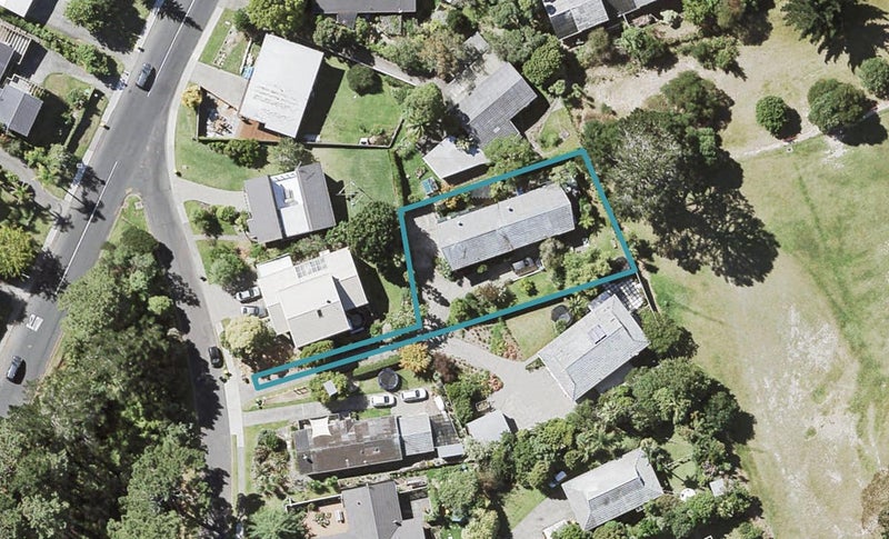 2/36 Saddleback Rise, Murrays Bay, Auckland - Carousel 1