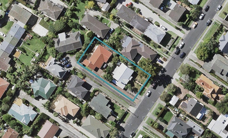 2/11 Eversleigh Road, Belmont, Auckland - Carousel 1