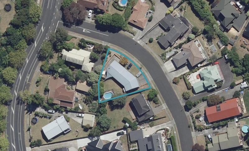 4 Houhere Place, Pukete, Hamilton - Carousel 1