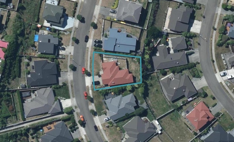 11 Tongariro Drive, Aotea, Porirua - Carousel 1