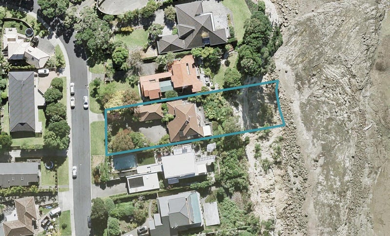 10 Sharon Road, Waiake, Auckland - Carousel 1