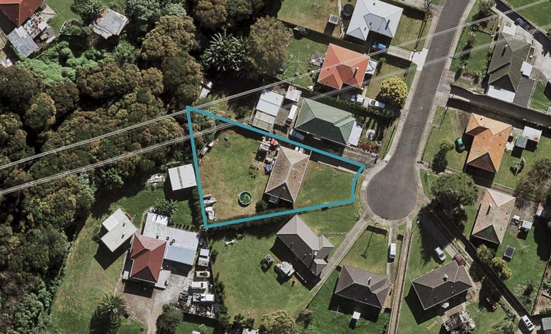 11 Kingsford Place, Otara, Auckland - Carousel 1