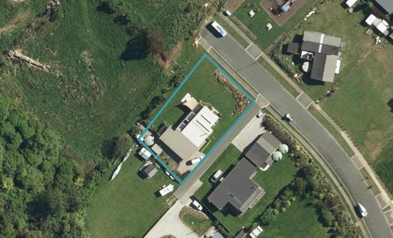 29 Newhaven Crescent, Marahau - Carousel 1