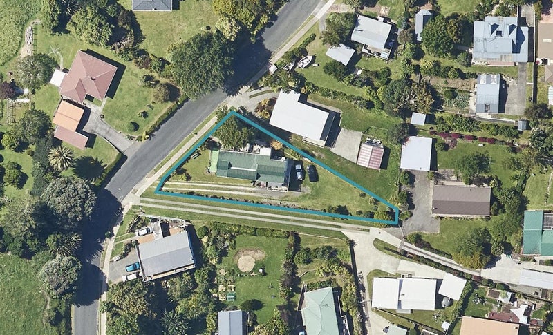 18 Koutunui Road, Athenree, Katikati - Carousel 1