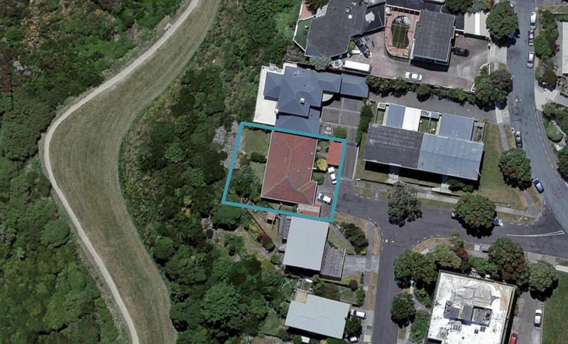 2/12 Duchess Place, Maupuia, Wellington - Carousel 1